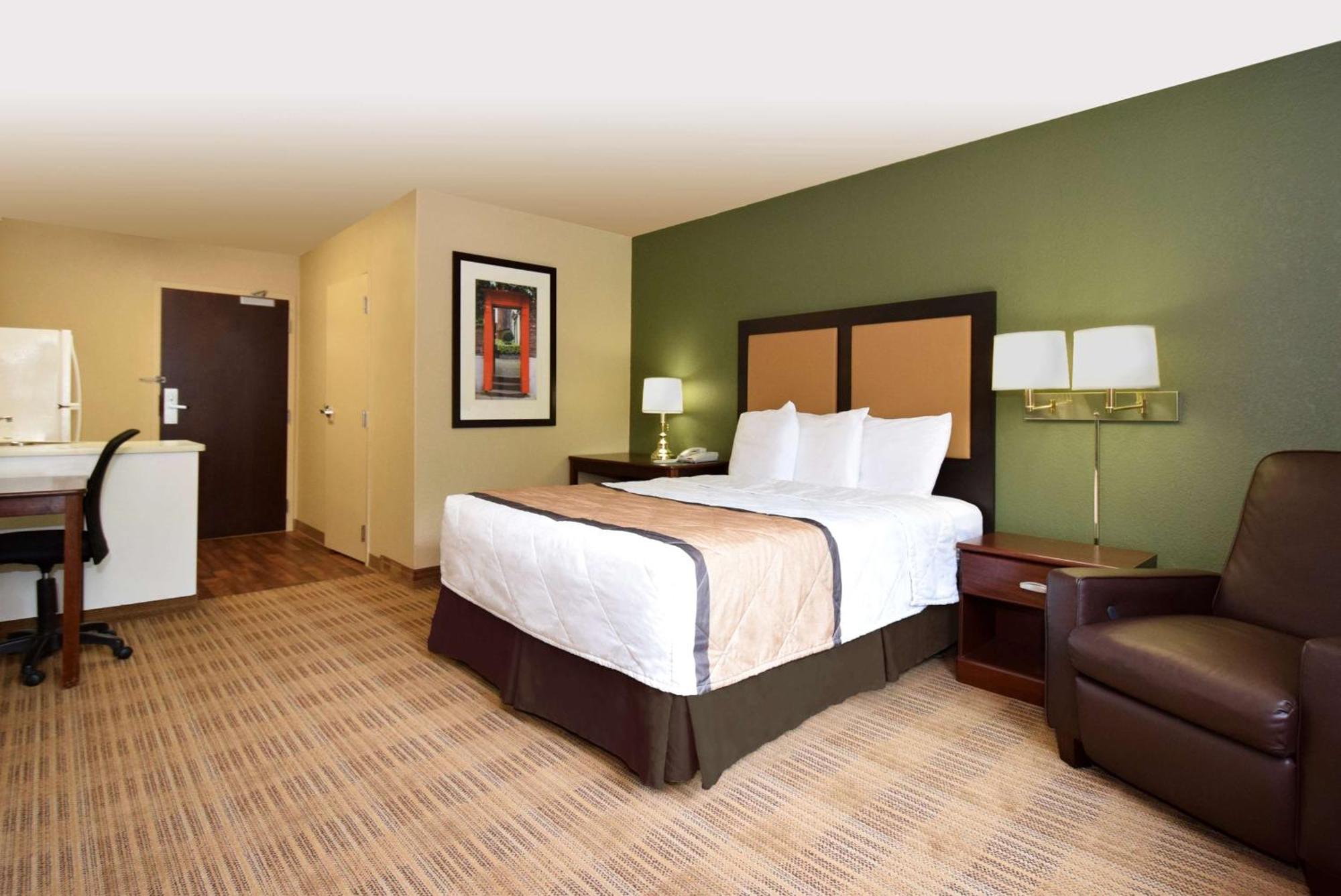 Extended America - Pittsburgh - 2* Monroeville
